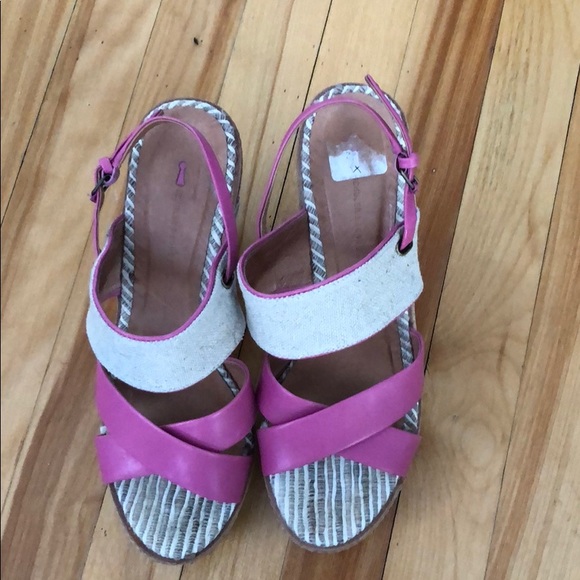 Unique platforms! - Picture 2 of 5